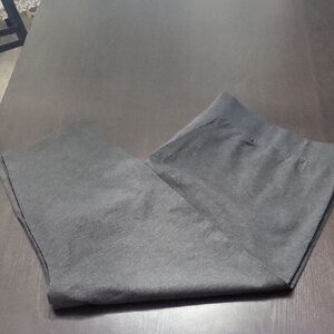 Amazon NWT Charcoal Gray Hi Rise Capri  Leggings